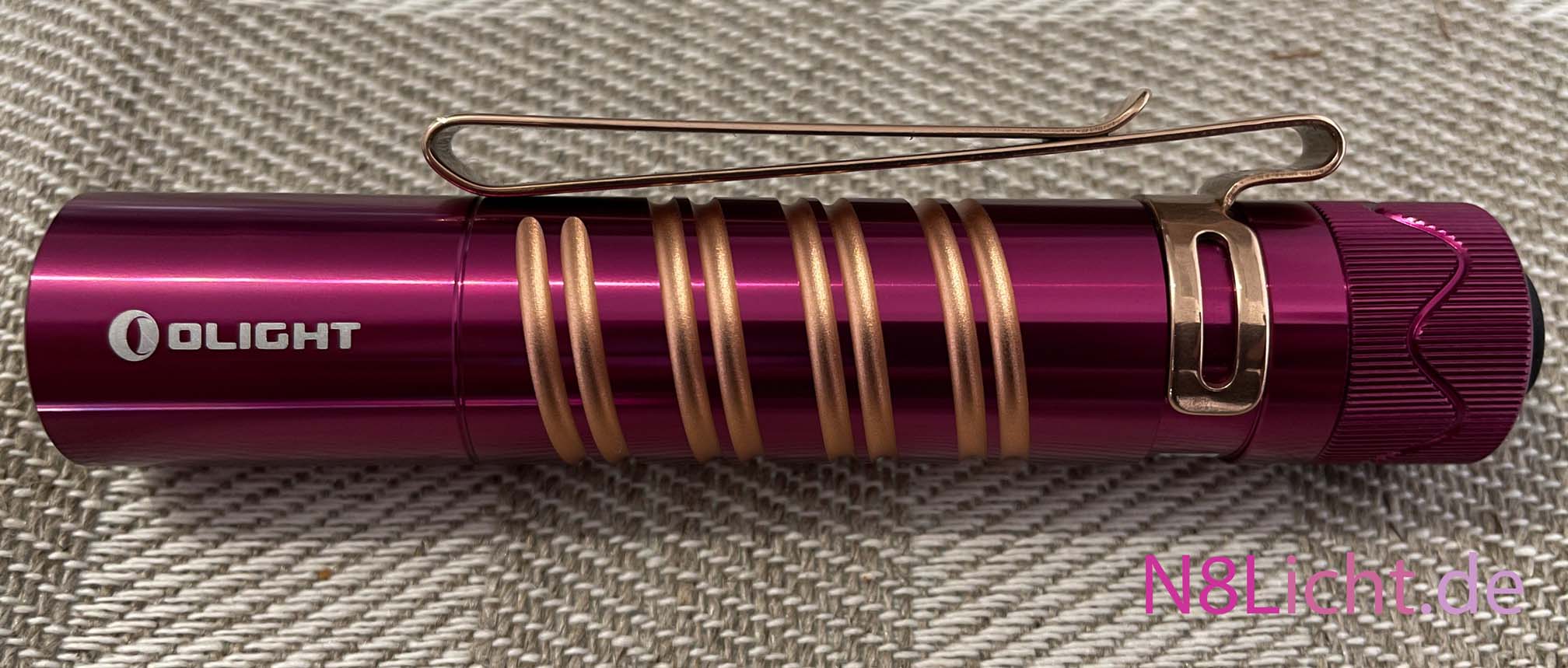 i5R EOS - Violett Aluminium - limitiert - Taschenlampe von Olight